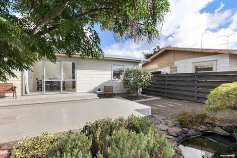 Photo of property in 1/20 Northcote Road, Takapuna, Auckland, 0622