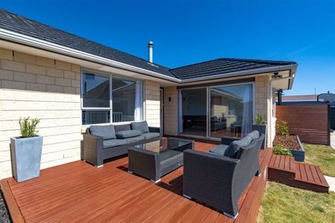 Photo of property in 32 Inwoods Road, Parklands, Christchurch, 8083