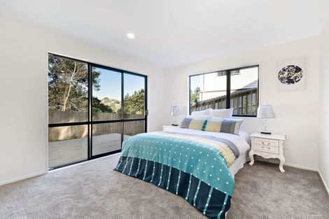 Photo of property in 16 Mantra Road, Massey, Auckland, 0614