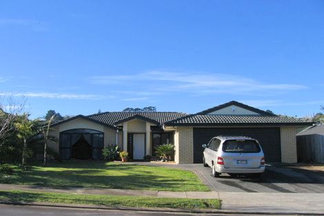 Photo of property in 9 Nephin Place, East Tamaki Heights, Auckland, 2016