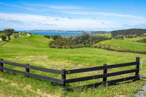 Photo of property in 98 Cape Rodney Road, Leigh, 0985