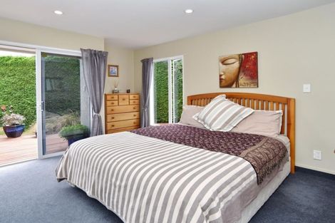 Photo of property in 2/11 Belleview Terrace, Mount Pleasant, Christchurch, 8081