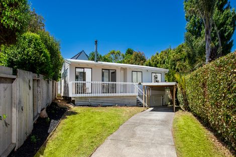 Photo of property in 2/17 Winifred Avenue, Bayview, Auckland, 0629