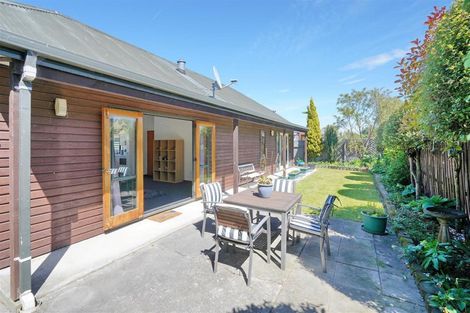 Photo of property in 52 Northcote Road, Northcote, Christchurch, 8052