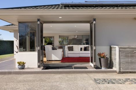 Photo of property in 16r Gunbar Drive, Welcome Bay, Tauranga, 3175