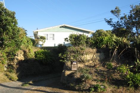 Photo of property in 40 Lyndfield Lane, Newlands, Wellington, 6037