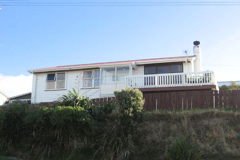 Photo of property in 2 Rakihau Place, Titahi Bay, Porirua, 5022