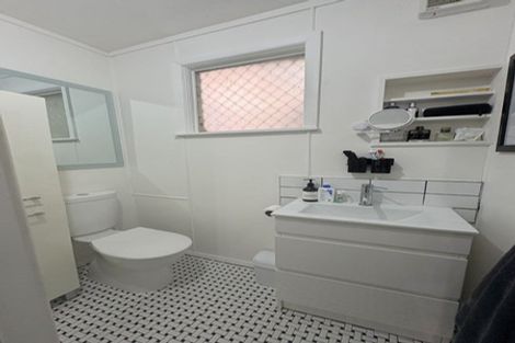 Photo of property in 26 Waitohu Road, York Bay, Lower Hutt, 5013
