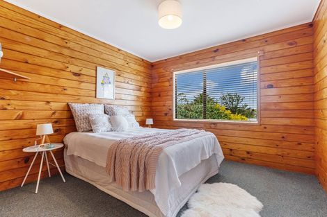 Photo of property in 38 Elizabeth Drive, West Harbour, Auckland, 0618