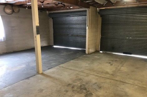 Photo of property in 12 Prince Regent Drive, Half Moon Bay, Auckland, 2012