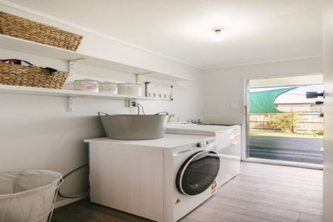 Photo of property in 59 Crewe Crescent, Hokowhitu, Palmerston North, 4410