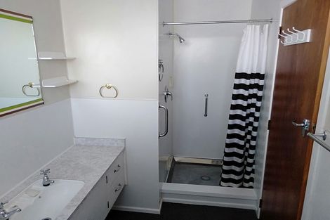 Photo of property in 5 Evelyn Place, Welbourn, New Plymouth, 4310