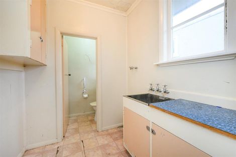 Photo of property in 32 Follett Street, Marton, 4710