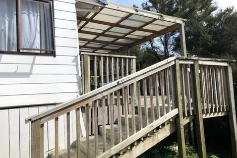 Photo of property in 2/15 Simpson Road, Ranui, Auckland, 0612