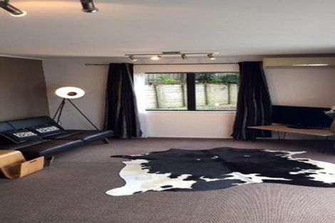 Photo of property in 2/2 Valecrest Place, Bayview, Auckland, 0629