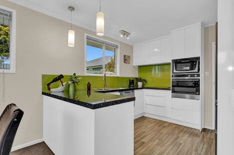 Photo of property in 2/122 Cavendish Road, Casebrook, Christchurch, 8051