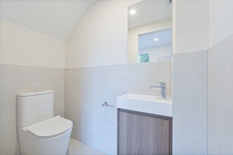 Photo of property in 2/5 Hereford Street, Te Atatu Peninsula, Auckland, 0610