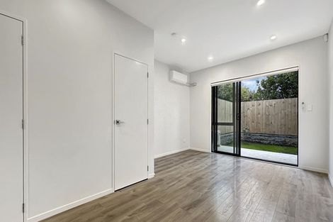 Photo of property in 6/241 Don Buck Road, Massey, Auckland, 0614