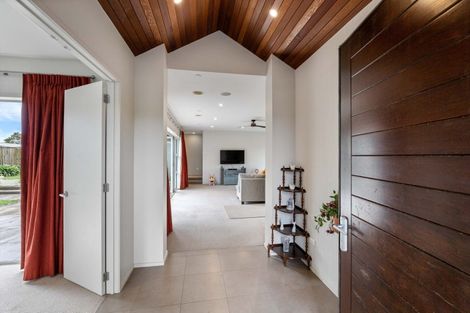 Photo of property in 4 Links Drive, Waiwhakaiho, New Plymouth, 4312