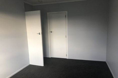 Photo of property in 2/9 College Road, Northcote, Auckland, 0627