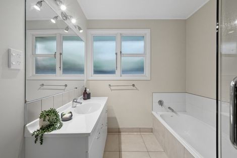 Photo of property in 13 Gilbert Street, Amberley, 7410