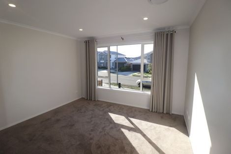 Photo of property in 36 Mettam Drive, Swanson, Auckland, 0614