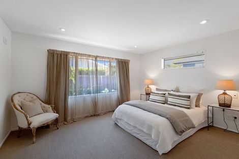 Photo of property in 2 Lewisham Park, St Albans, Christchurch, 8052