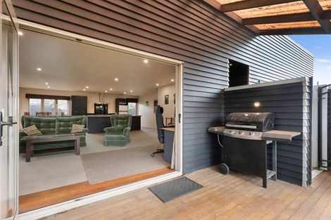 Photo of property in 30 Knowles Street, Terrace End, Palmerston North, 4410