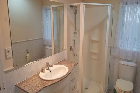 Photo of property in 32 Middlefield Drive, East Tamaki Heights, Auckland, 2016