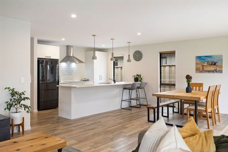 Photo of property in 41 Howden Drive, Jacks Point, 9371