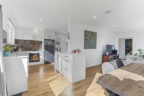 Photo of property in 6 Buckland Place, Spotswood, New Plymouth, 4310