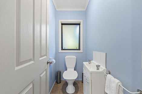 Photo of property in 6 Ash Place, Whalers Gate, New Plymouth, 4310