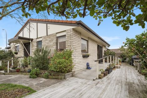 Photo of property in 2a Compton Place, Mount Maunganui, 3116