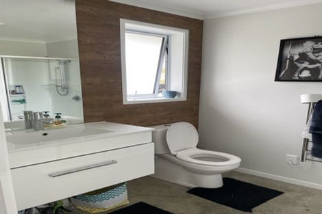 Photo of property in 9 Passchendaele Grove, Trentham, Upper Hutt, 5018