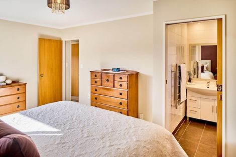 Photo of property in 57 Totara Crescent, Woburn, Lower Hutt, 5011