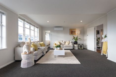 Photo of property in 2 Forth Terrace, Roslyn, Palmerston North, 4414