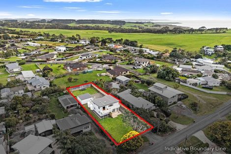 Photo of property in 8 James Mcleod Road, Shelly Beach, Helensville, 0874