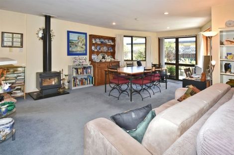 Photo of property in 33 Eders Road, Woodend, 7610