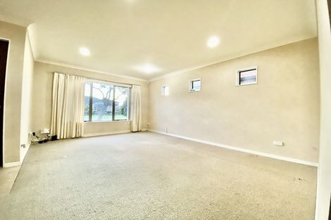 Photo of property in 6 Lissleton Drive, East Tamaki, Auckland, 2013