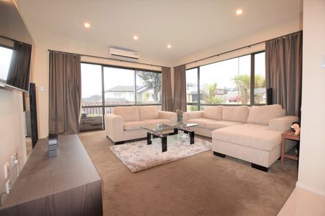 Photo of property in 6 Karika Place, Massey, Auckland, 0614