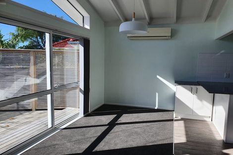 Photo of property in 32 Mervan Street, Mangere East, Auckland, 2024