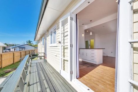 Photo of property in 49 Fairclough Road, Beach Haven, Auckland, 0626