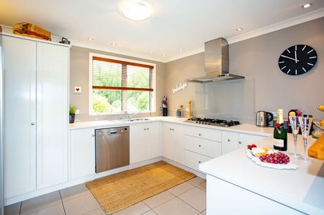 Photo of property in 28 Robert Ross Place, Clendon Park, Auckland, 2103