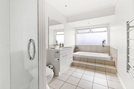 Photo of property in 73 Brookvale Road, Havelock North, 4130