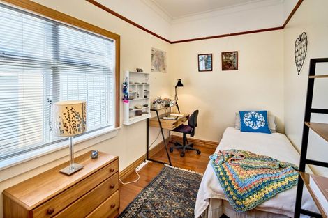 Photo of property in 133 Melbourne Road, Island Bay, Wellington, 6023