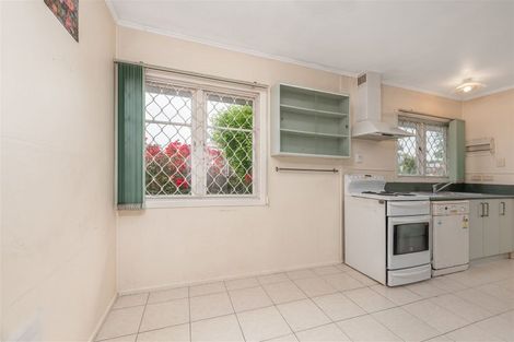 Photo of property in 40 Edwards Avenue, Henderson, Auckland, 0610
