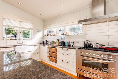 Photo of property in 11 Huia Road, Titirangi, Auckland, 0604