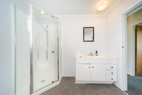 Photo of property in 27 Galway Avenue, Hokowhitu, Palmerston North, 4410