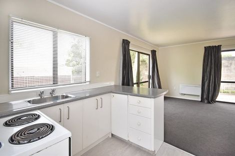 Photo of property in 2/87 Kayes Road, Pukekohe, 2120