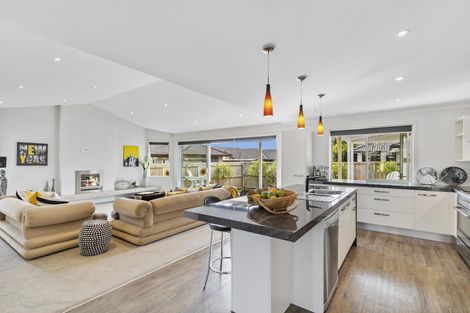 Photo of property in 14 Parsot Place, Pukekohe, 2120